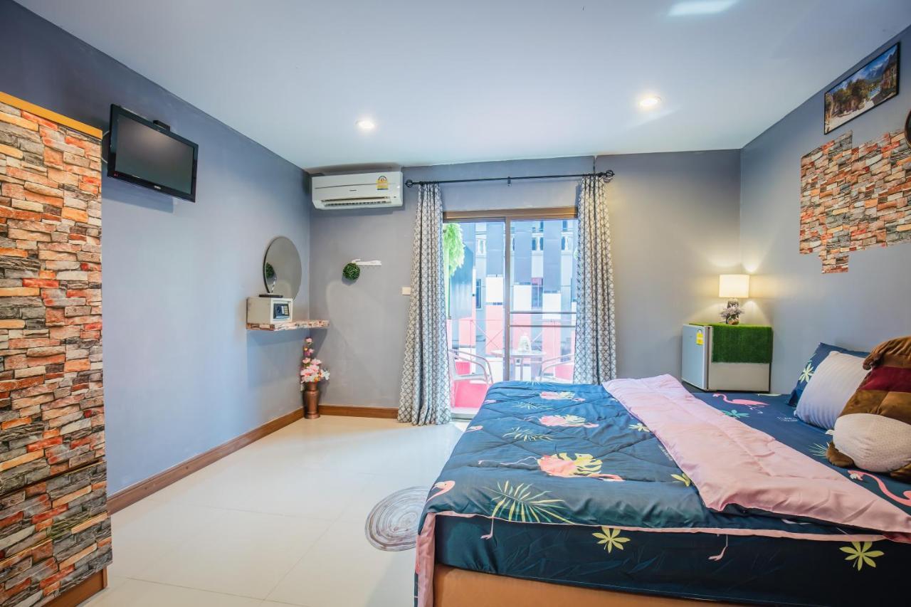 Bed and breakfast Menulis Coolly House Patong Extérieur photo